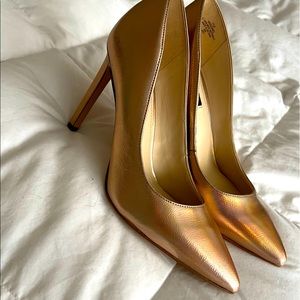 NWOT rose gold heels